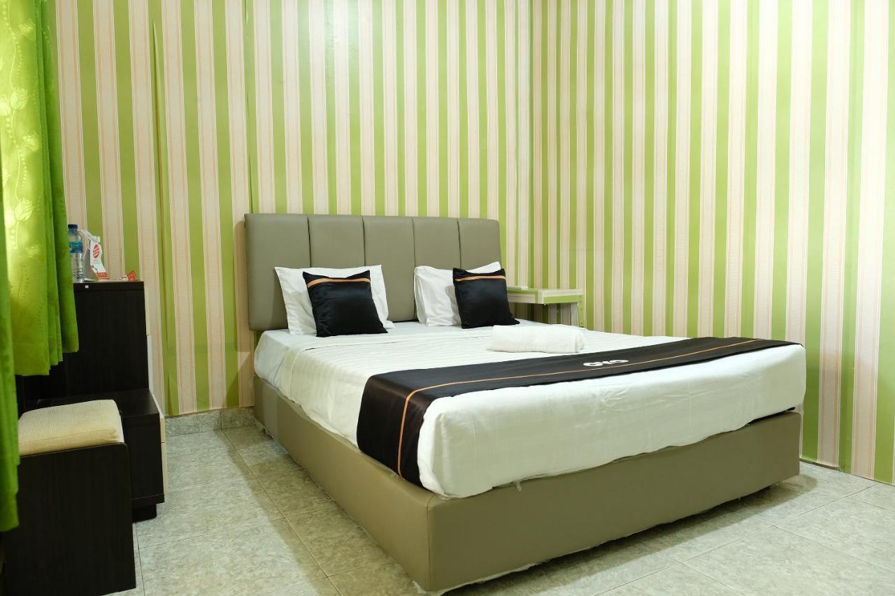 Oyo 2186 Esbe Hotel Syariah Tanjung Pandan Dış mekan fotoğraf