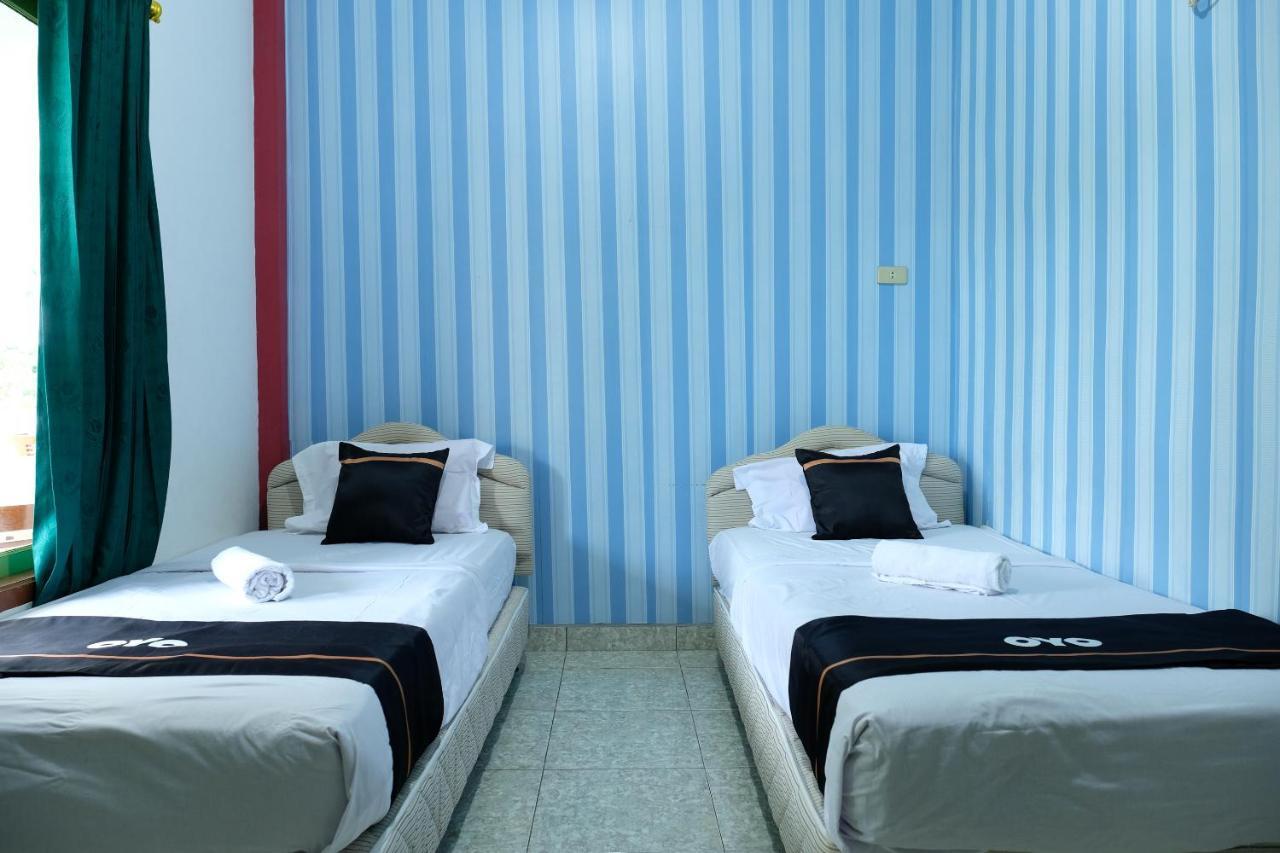 Oyo 2186 Esbe Hotel Syariah Tanjung Pandan Dış mekan fotoğraf